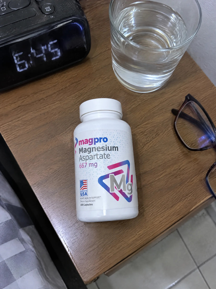 Aspartato de Magnesio 667mg sobre una superficie de la casa