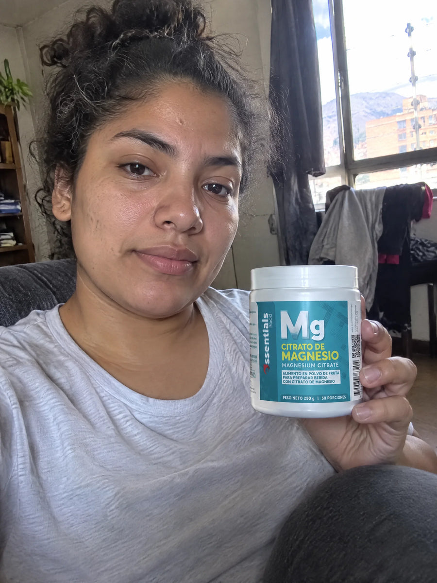 Cliente sosteniendo Citrato de magnesio 250g