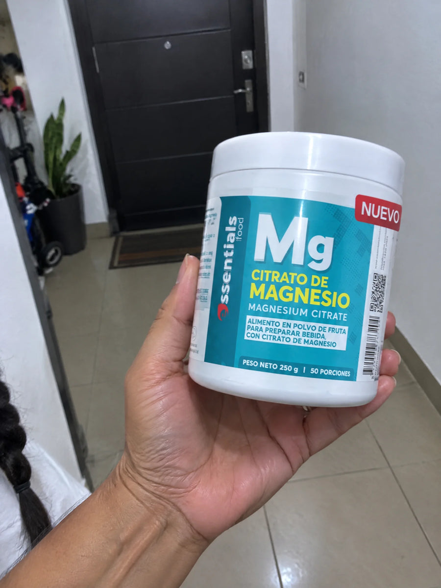 Mano sosteniendo Citrato de magnesio 250g