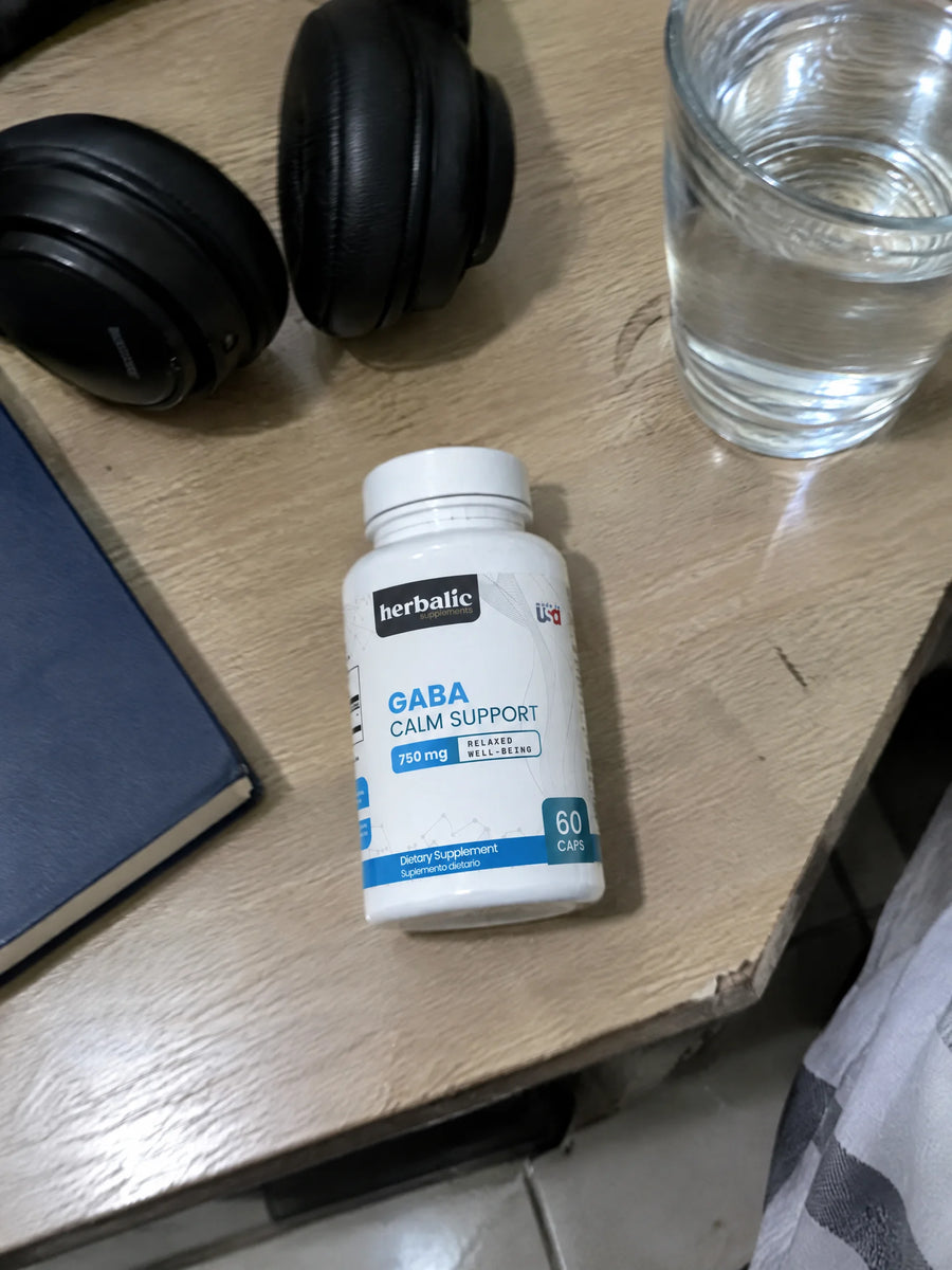 GABA 750 mg sobre una superficie de la casa