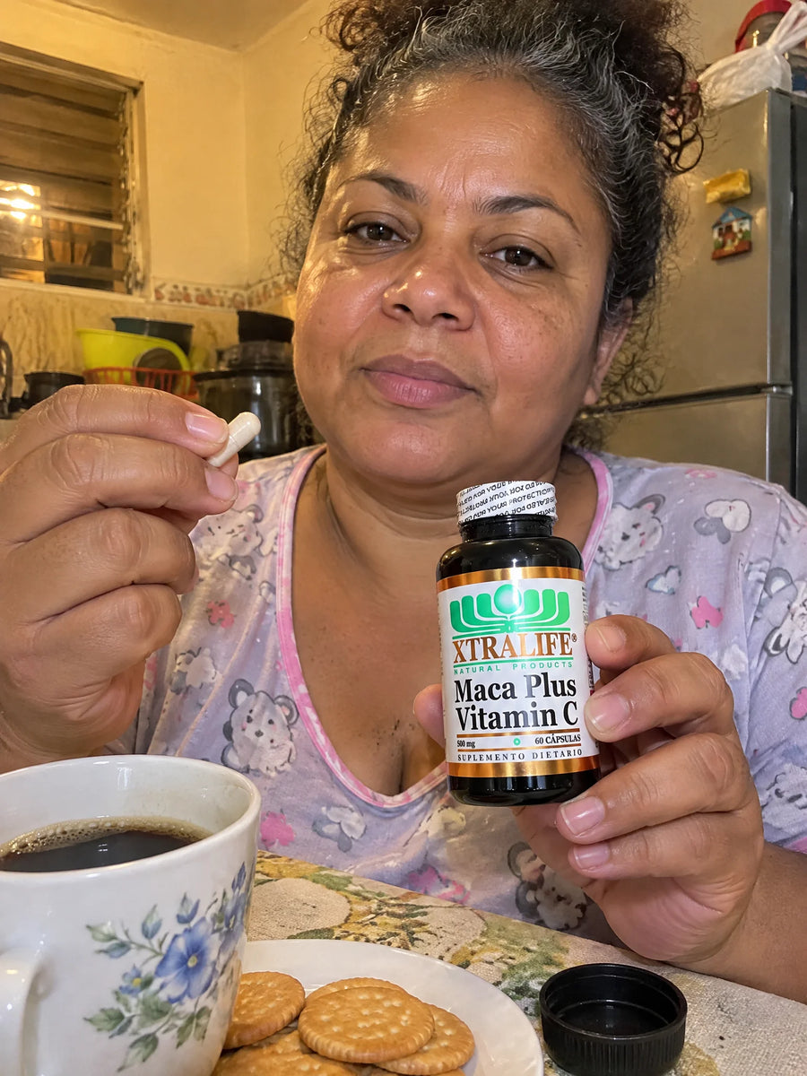 Persona usando MACA en su rutina diaria