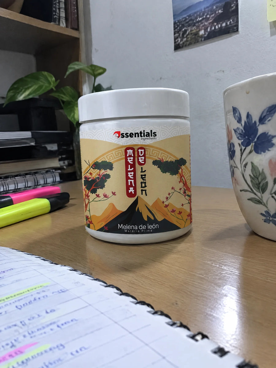 Melena de león en polvo 150gr sobre una superficie de la casa