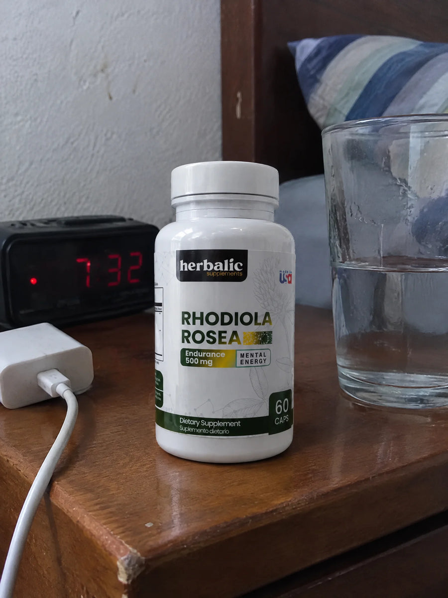 Rhodiola Rosea 300 mg 10:1 sobre una superficie de la casa